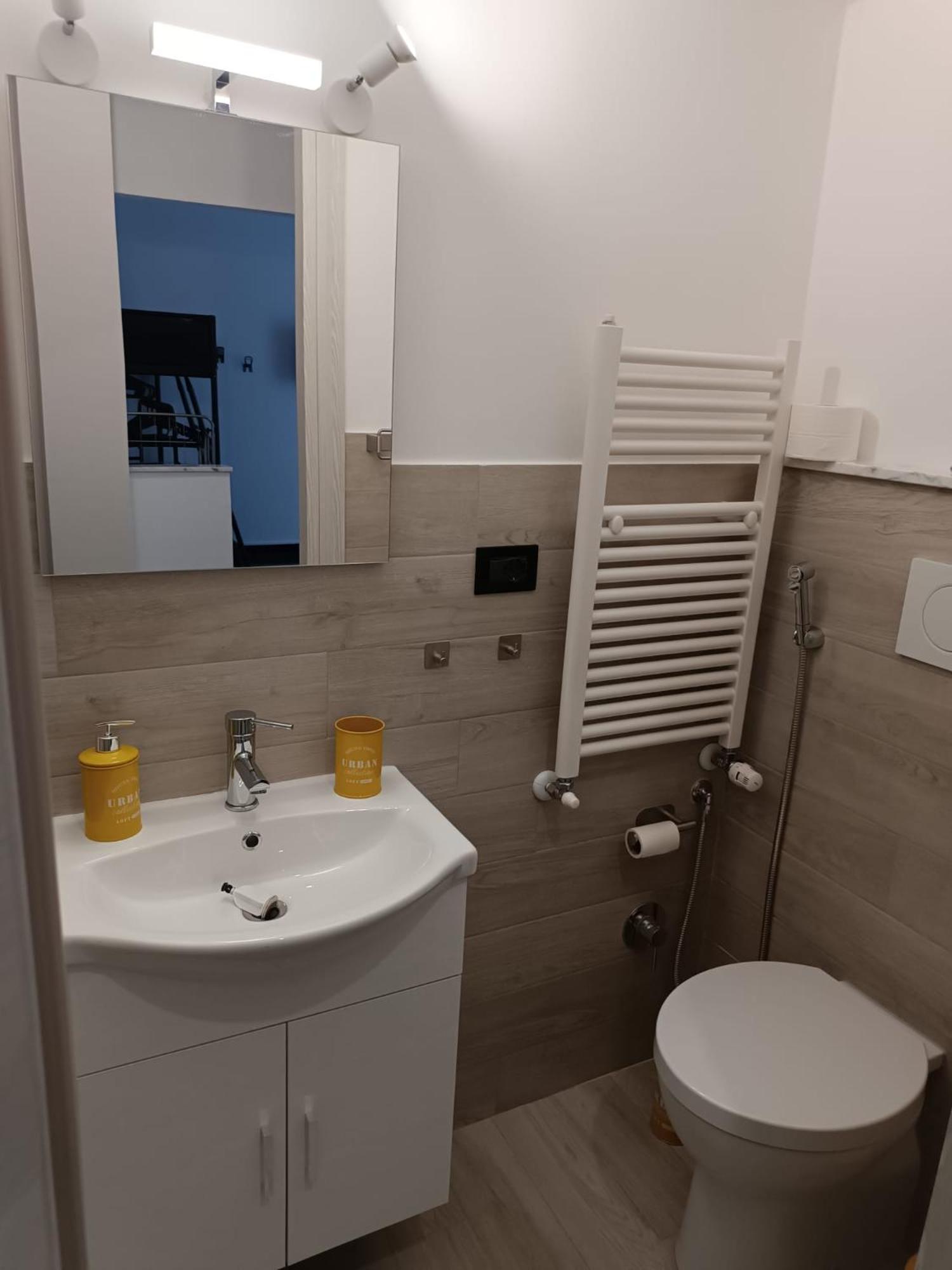 Apartment Casa Di Laura 2 Genoa
